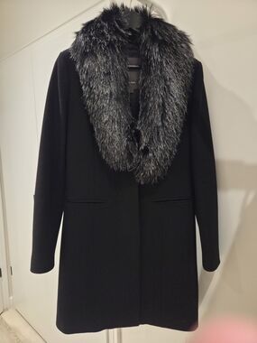 Vera Wang Black Coat with  Faux-Fur Shawl Collar S